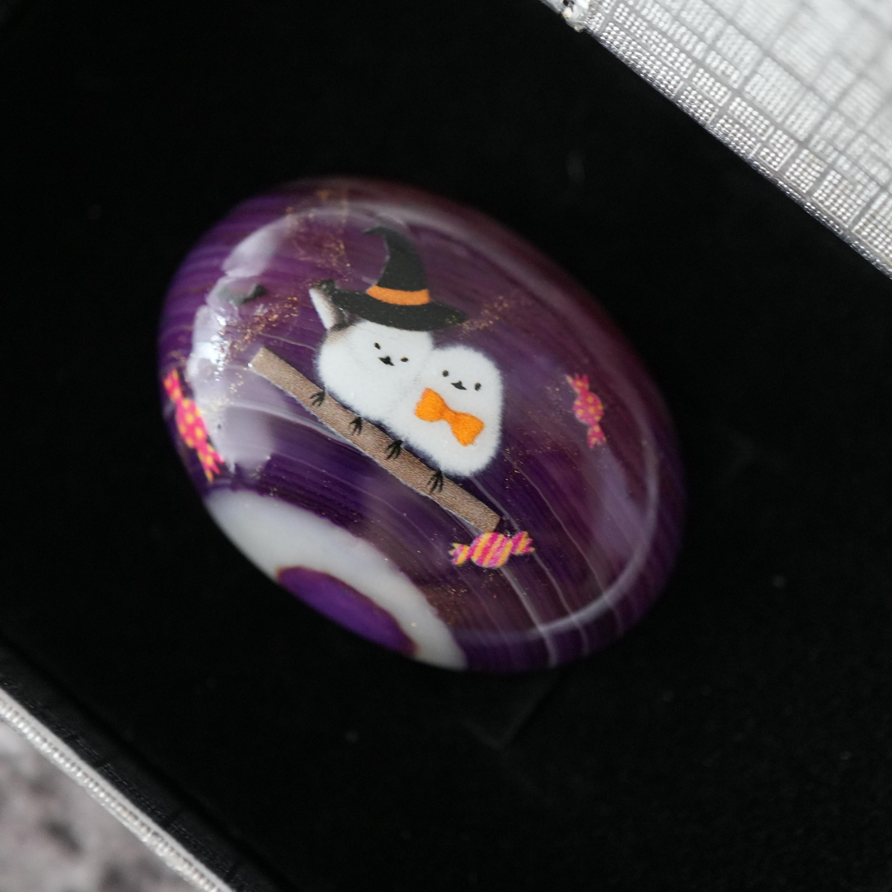 ハロウィン限定・一点物 紫縞瑪瑙とシマエナガの帯留め ブローチ ポニーフック1枚目の画像